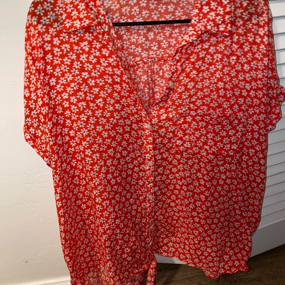 Casual Floral Button-Down Blouse